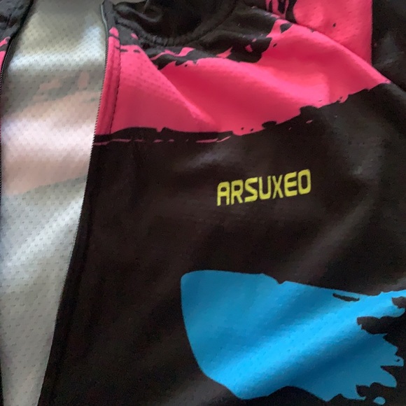 XXL men’s cycle riding shirt with back pockets - Picture 2 of 5